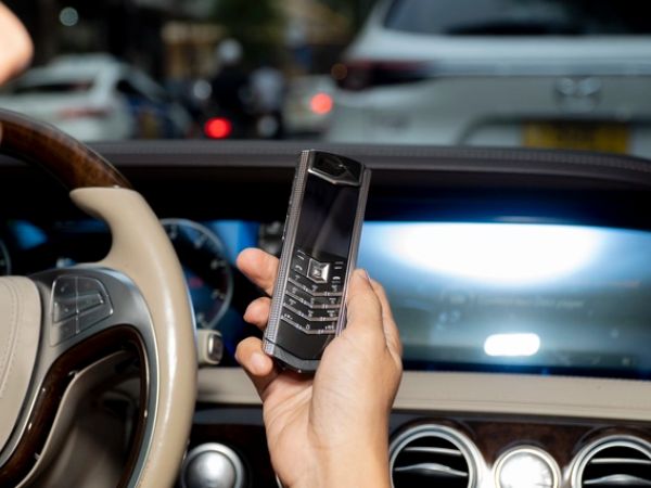 Điện thoại tiền tỉ cũng bị lừa đảo máy 2G thành 4G
