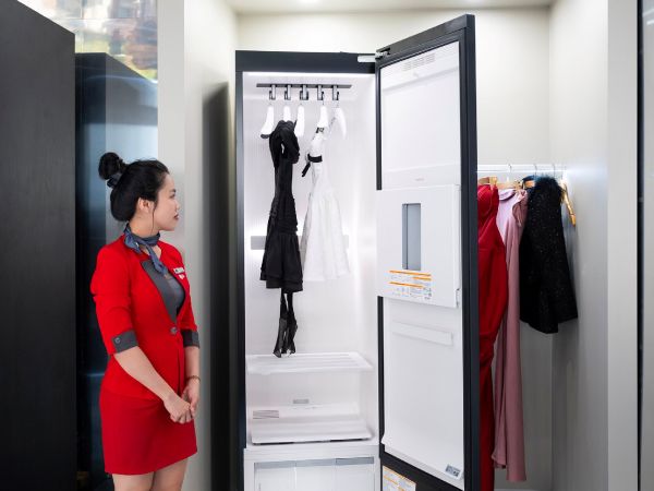 LG ra mắt tủ quần áo thông minh, ngoại hình giống tủ lạnh nhưng tính năng 'xịn xò'