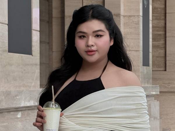 Danh tính cô gái phiên dịch cho Tường San trong chung kết Miss International Queen khiến netizen thốt lên: 'Quá đỉnh'
