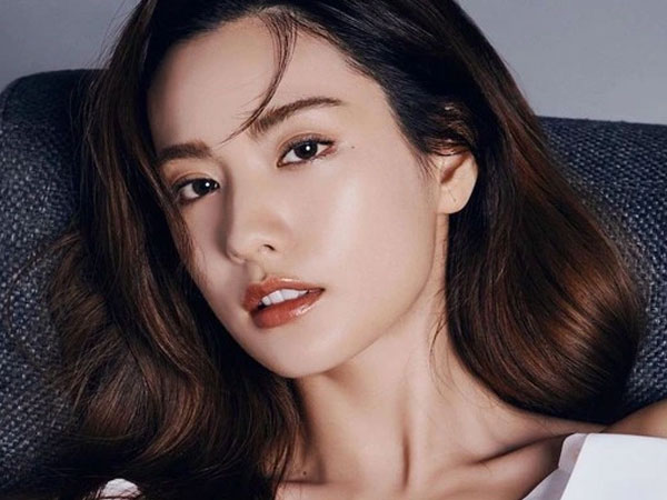 Sốc: 'Gương mặt đẹp nhất thế giới' Nana dính phốt ma túy