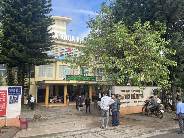 Đưa đi khám bệnh, phát hiện con gái 13 tuổi... mang thai gần 4 tháng
