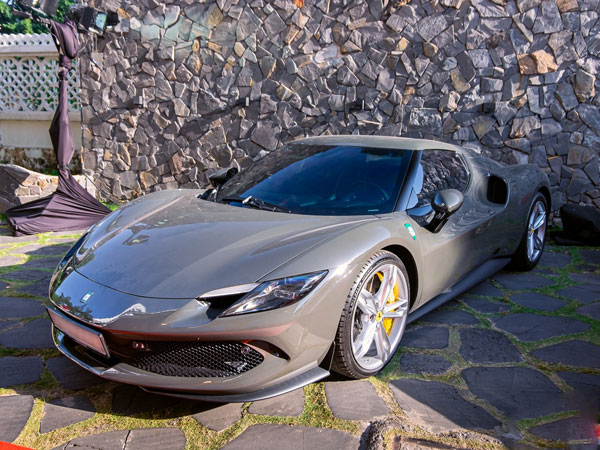 Bán hai siêu xe Lamborghini vì ngồi chật, đại gia Sài Gòn đổi sang Ferrari 23 tỷ