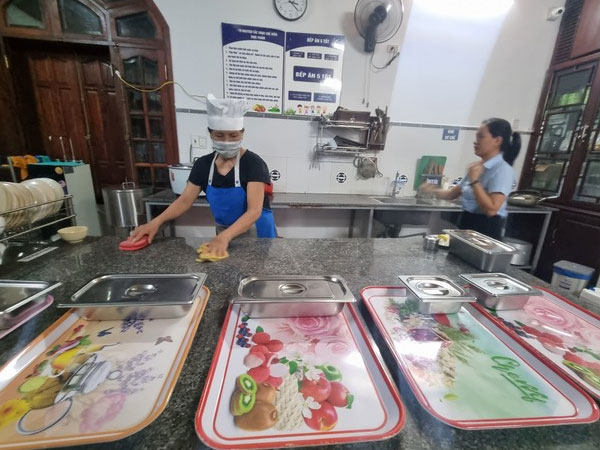 Đà Nẵng: Giáo viên tố nhóm trẻ cho hàng chục bé ăn bún thiu