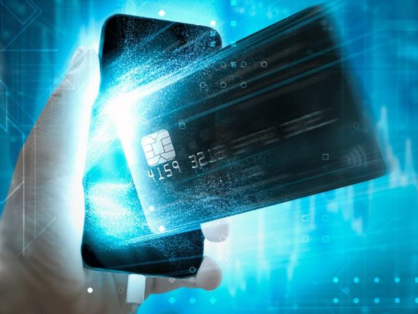 Phát hiện phần mềm nguy hiểm có thể rút sạch tiền trong thẻ ngân hàng thông qua NFC