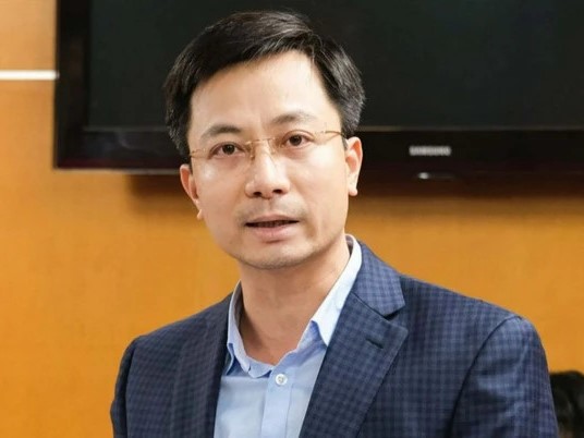 Nguyên Vụ trưởng Trần Duy Đông chia tiền nhận hối lộ trong phòng làm việc