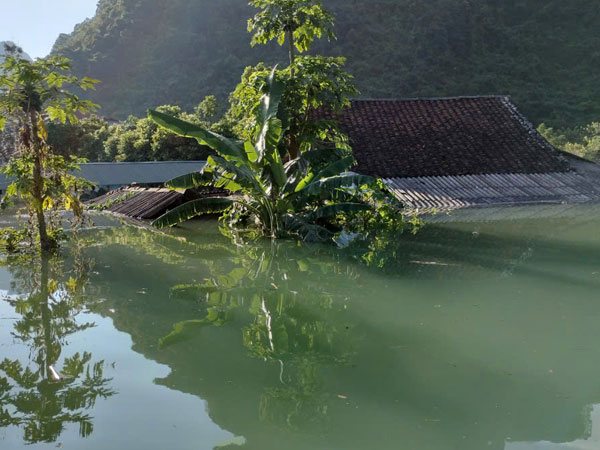 Trùng Khánh (Cao Bằng) vẫn bị cô lập, ngập sâu gần 3m