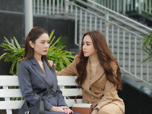 Sau khi mẹ mất, chị dâu bảo chia cho tôi nửa ngôi nhà để về sống cùng nhưng con trai tôi lại nằng nặc không chịu