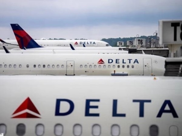 Nổ lốp máy bay của hãng Delta Air Lines, ít nhất 2 người thiệt mạng