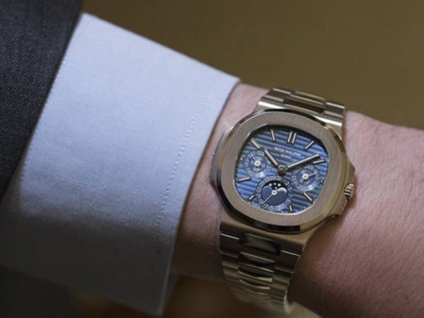 Đồng hồ Patek Philippe bà trùm xăng dầu tặng ông Lê Đức Thọ có gì mà gần 10 tỷ?