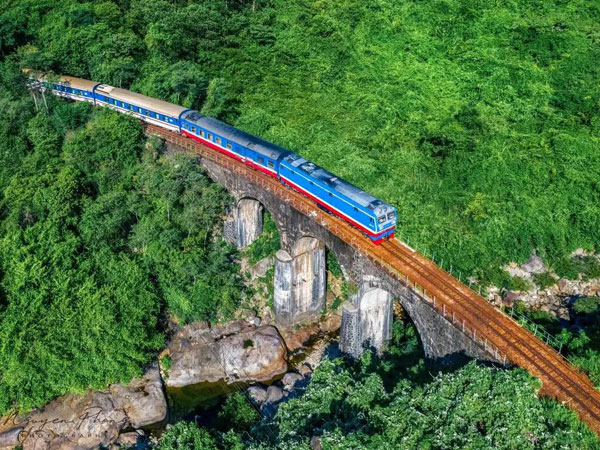Tuyến đường sắt qua 'cung đường di sản' đẹp nhất Việt Nam, top 4 thế giới cần 19.000 tỷ đồng để làm gì?