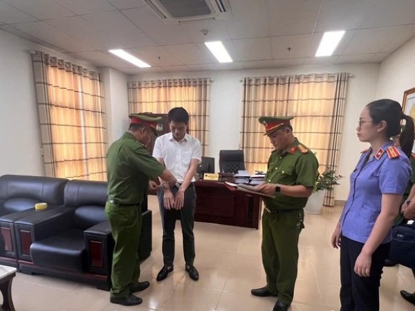 Một phó giám đốc sở bị bắt vì nhận hối lộ