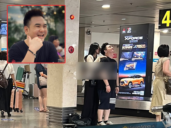 'Tóm dính' Xemesis tình tứ với cô gái lạ ở sân bay sau gần 3 tháng ly hôn Xoài Non