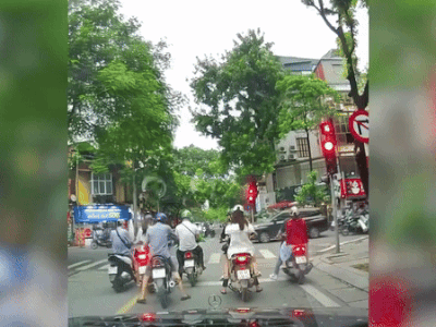 Chân dung 2 đối tượng dàn cảnh va chạm xe để trộm cắp tài sản giữa ngã tư Hà Nội