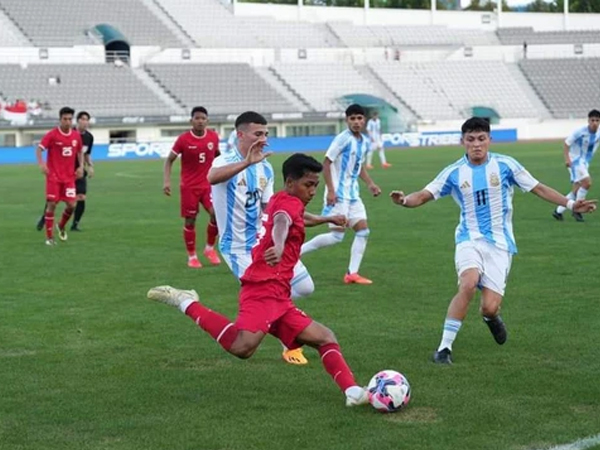 Tuyển Indonesia thua đau đối thủ Đông Nam Á, 'trở lại mặt đất' sau trận thắng Argentina