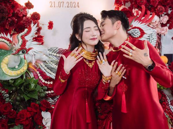 Cô gái Nghệ An lấy chồng cách nhà 6m, đám cưới có nhiều điểm 'lạ lùng'