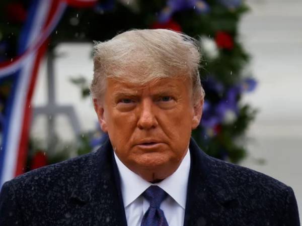 Ông Donald Trump liên tiếp gặp rắc rối
