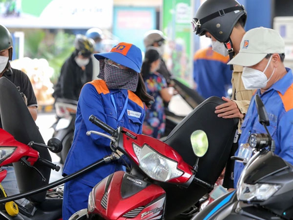 Petrolimex giải trình gì về số lãi 'khủng' trong nửa đầu năm 2024?