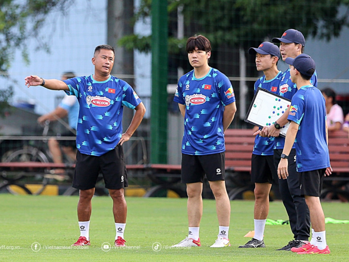 U23 Việt Nam lên đường sang Trung Quốc, sao HAGL bất ngờ vắng mặt