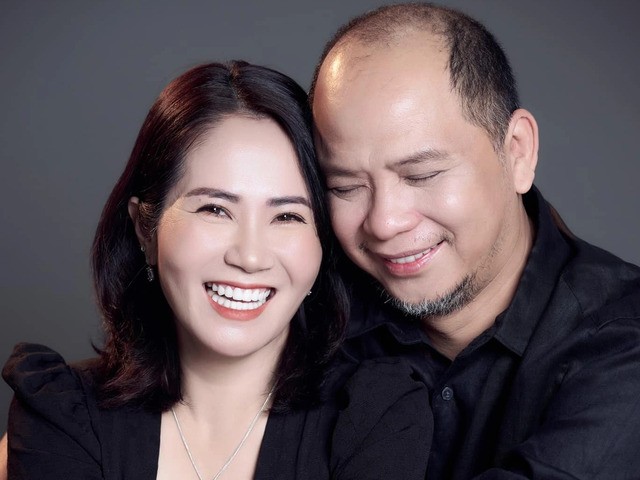 Nữ NSƯT sinh 4 con, vợ chồng chở nhau ra tòa ly hôn, quay lại vì 1 bát phở, hôn nhân hiện ra sao?