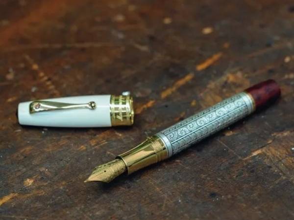 Những chiếc bút máy Montegrappa có giá 'trên trời' được sản xuất như thế nào?