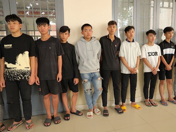 Bắt 45 thanh thiếu niên hỗn chiến vì một cô gái