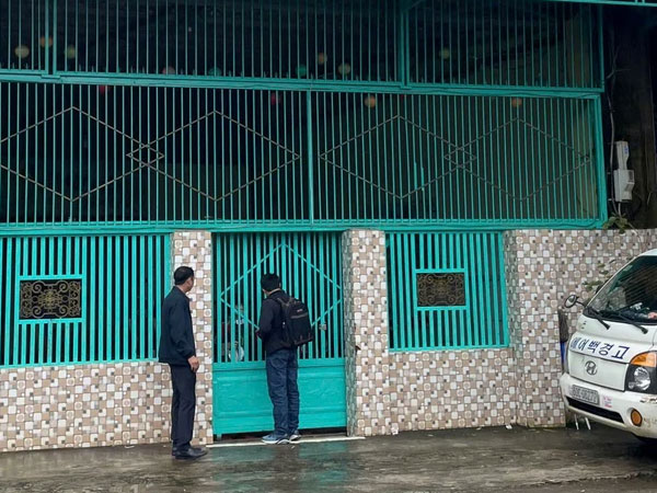 Bé 5 tuổi thiểu năng, tử vong bất thường khi gửi ở điểm giữ trẻ