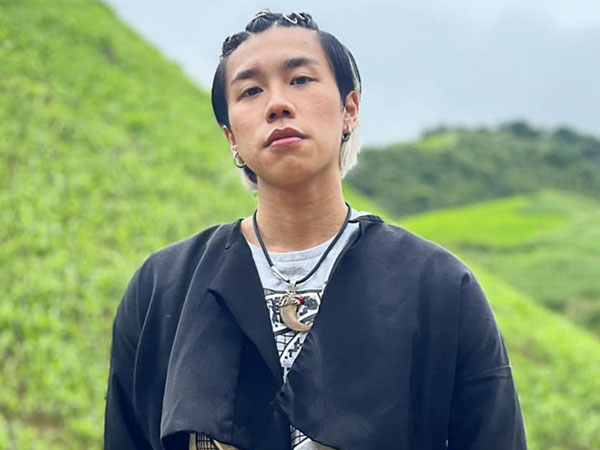 Con trai Vân Dung xin lỗi
