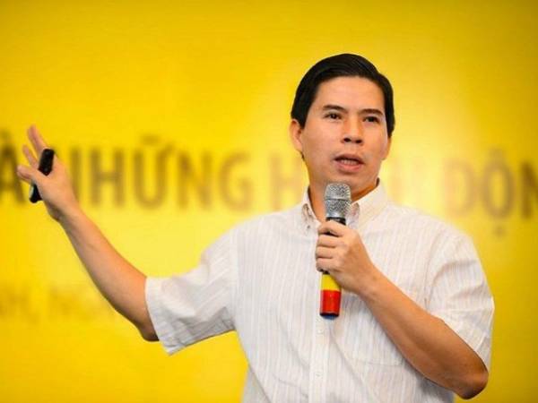 ‘Sếp lớn’ Thế giới Di động bán mạnh cổ phiếu MWG