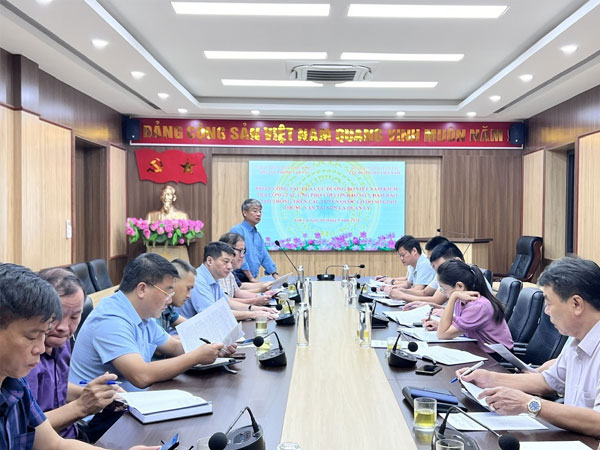 Đường sắt hủy chuyến, đường bộ kiểm tra cầu phà ứng phó bão số 3
