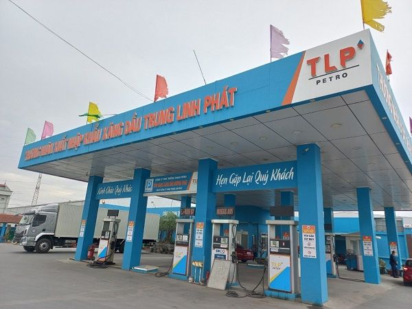 'Ông lớn' ngân hàng rao bán loạt bất động sản, cây xăng của đại gia xăng dầu