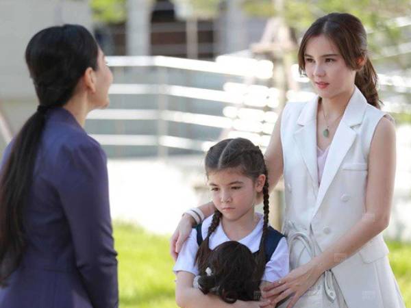 Đem con gửi nhà bố mẹ được 2 ngày, qua ngày thứ 3 thì chị dâu chở con về trả, kèm câu nói khiến tôi ngã bệnh