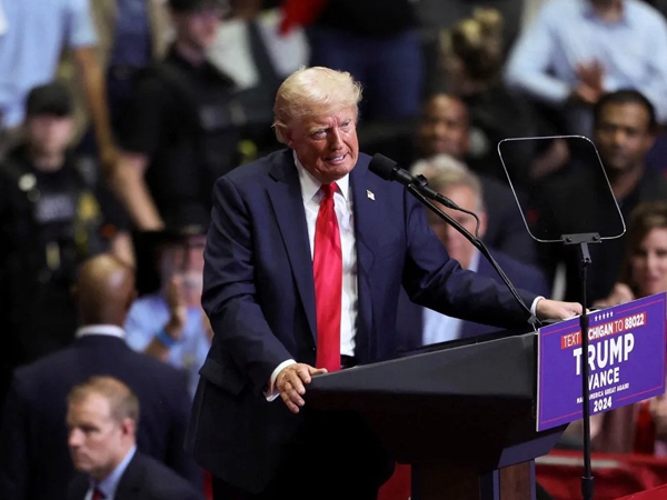 Hoãn tuyên án ông Trump về vụ tiền bịt miệng