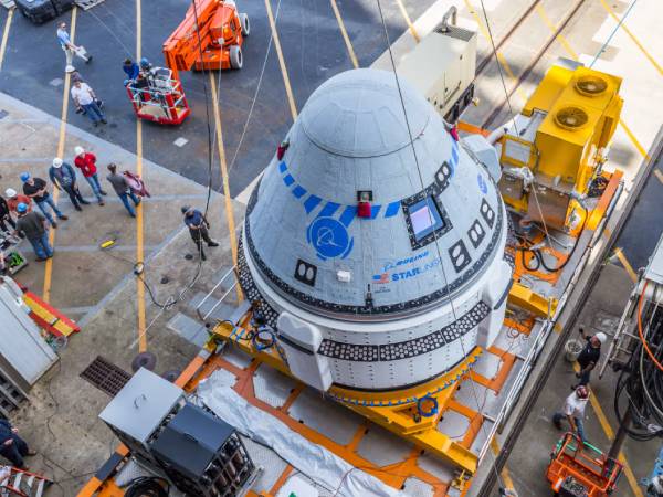 Tàu vũ trụ Boeing Starliner trở về trái đất mà không có người