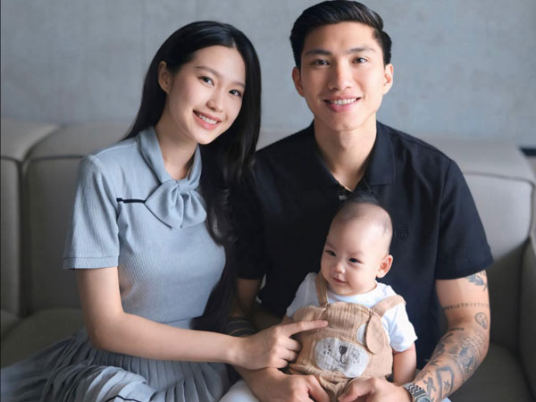 Bị dân mạng hỏi dò chuyện ít cho con về quê nội, Đoàn Văn Hậu - Doãn Hải My phản ứng ra sao?
