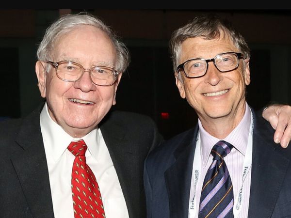 Từng ‘soi’ biển số để theo dõi giờ đi làm của nhân viên, Bill Gates sững người hối hận vì một câu nói của bạn thân Warren Buffett