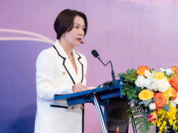 Chân dung những CEO trên sàn chứng khoán có thu nhập hơn 10 tỉ đồng/năm