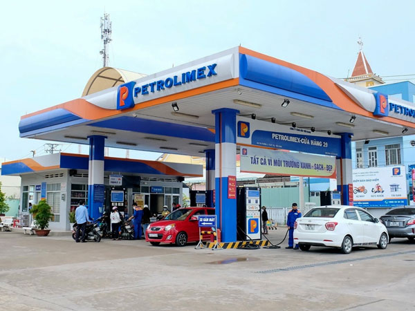 Loạt đại gia xăng dầu tư nhân lao đao, 'ông lớn' Petrolimex lãi gấp đôi