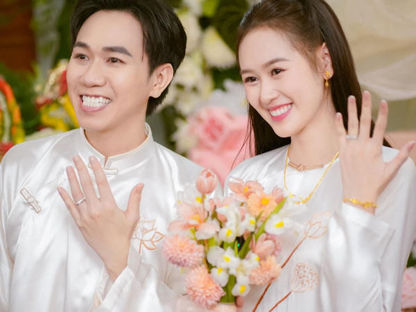 Trấn Thành - Hari Won và hội bạn quyền lực mất hút trong ngày trọng đại của Anh Đức