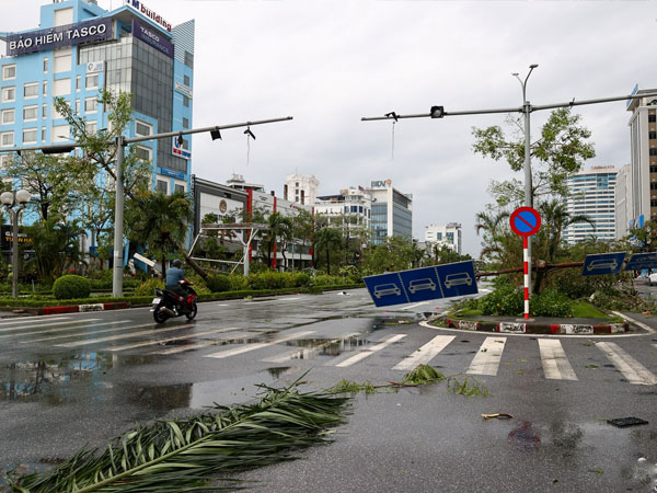 Hải Phòng tan hoang sau bão Yagi