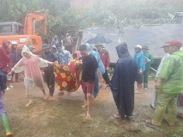 Hiện trường vụ sạt lở khiến 4 người trong 1 nhà tử vong