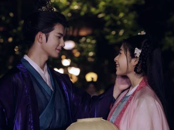 Sốc visual cặp đôi Việt trong web drama 'xuyên không' đang gây xôn xao: Nàng 2k7 cân mọi vai, chàng siêu cuốn