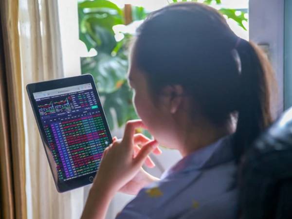 Đua nhau hạ lãi suất vay margin