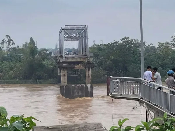 Nhân chứng hốt hoảng kể về vụ sập cầu Phong Châu, Phú Thọ