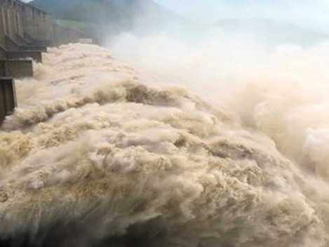 Thủ tướng: Chuẩn bị phương án xấu nhất có thể xảy ra với hồ Thác Bà