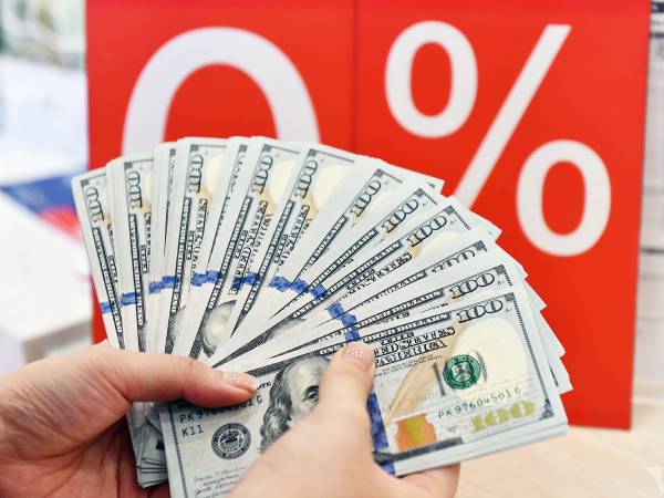 Giá USD ngân hàng và tự do quay đầu tăng mạnh
