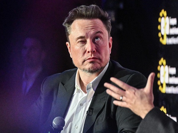 Elon Musk cảnh báo về khoản nợ quốc gia khổng lồ của Mỹ