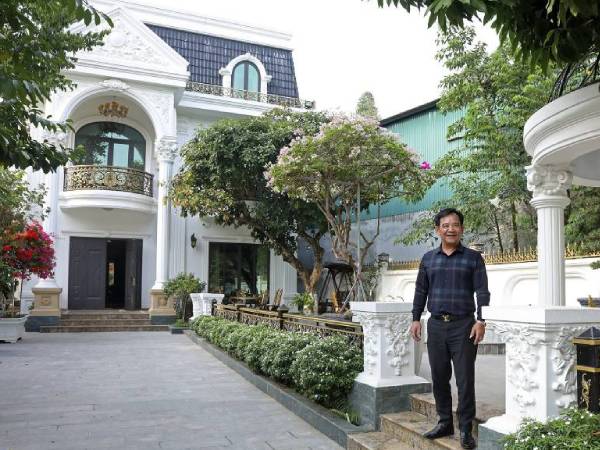 Căn biệt thự to, đẹp như lâu đài của NSƯT Quang Tèo: Được khán giả ủng hộ từ viên gạch, bê tông, nội thất...
