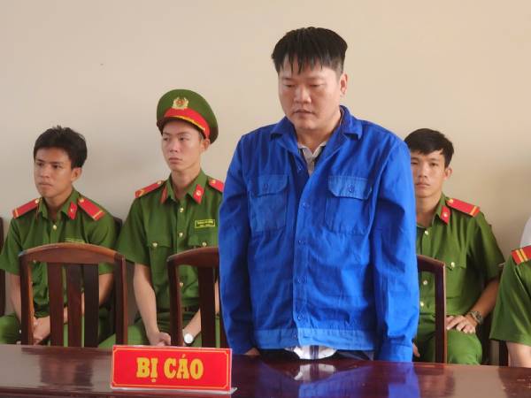 Gã đàn ông 5 lần 'lên cơn điên' khi bạn gái bỏ đi