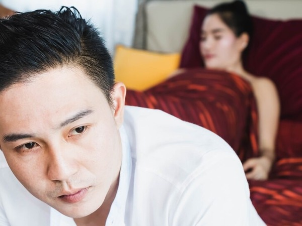 Người chồng ngoại tình quay đầu khi nghe cuộc điện thoại của mẹ đẻ