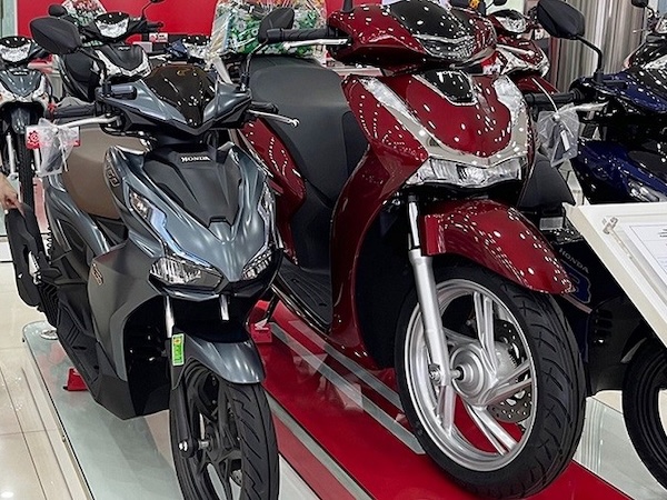 Giá xe máy Honda mới nhất giảm chưa từng thấy, SH, Air Blade dưới cả niêm yết, Vision rẻ bất ngờ